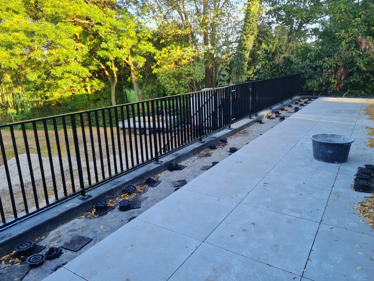 Stijlvolle & Duurzame Balkonhekwerken – Alles Onder Eén Dak!