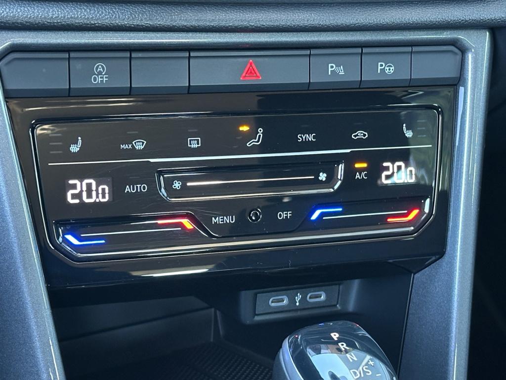 Volkswagen T-roc 1.5 tsi 150pk dsg style carplay | trekhaak | camera | keyl