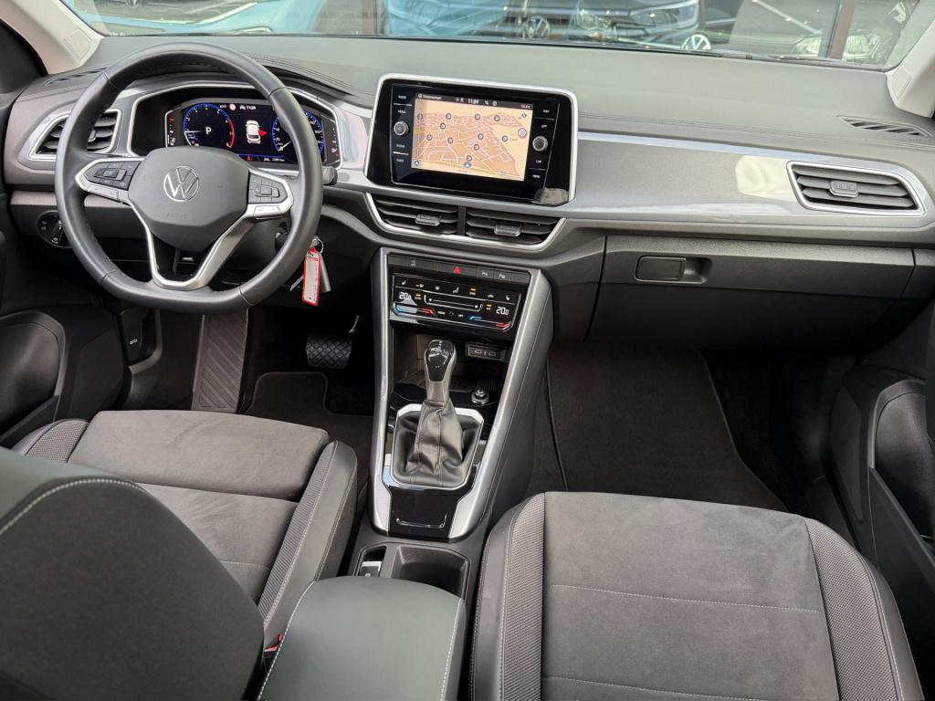 Volkswagen T-roc 1.5 tsi 150pk dsg style | trekhaak | navi | iq light | ada