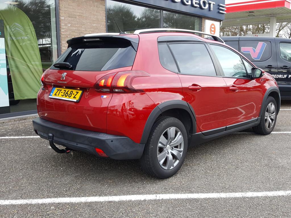 Peugeot 2008 1.2 puretech 110pk signature automaat eat6 navigatie | trekhaa