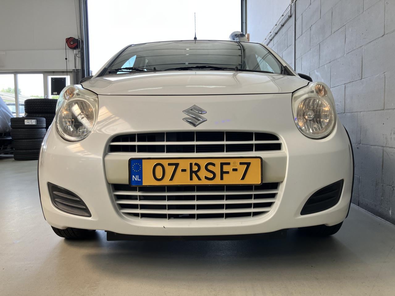 Sportieve Suzuki Alto Silver-line