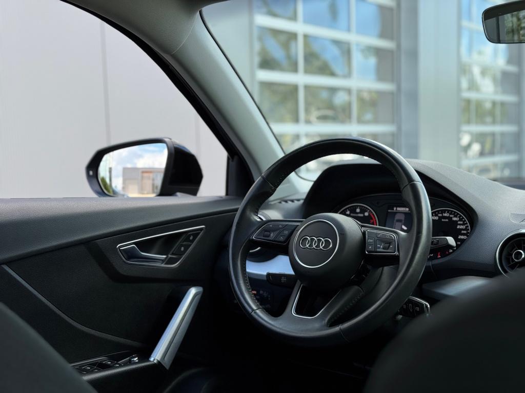 Audi Q2 30 tfsi design * camera * carplay * clima