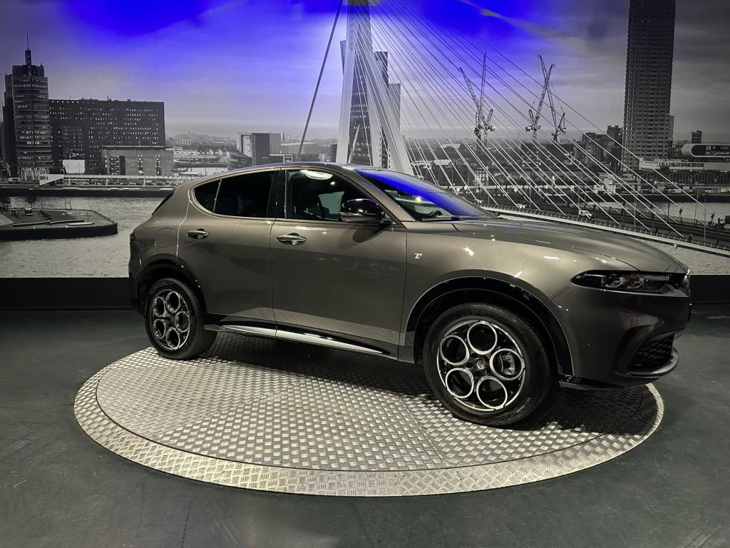 Alfa Romeo Tonale 1.3 ibrida plug-in q4