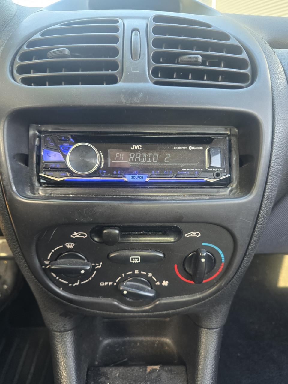 Peugeot 206 1.1