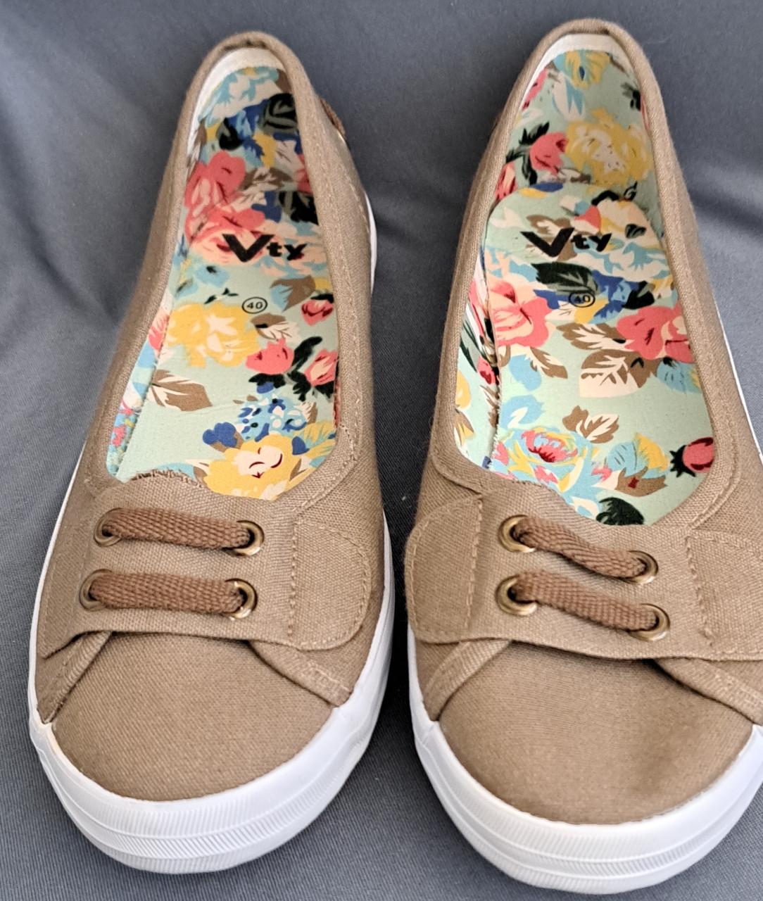 Diverse nieuwe damesschoenen mt. 40/41