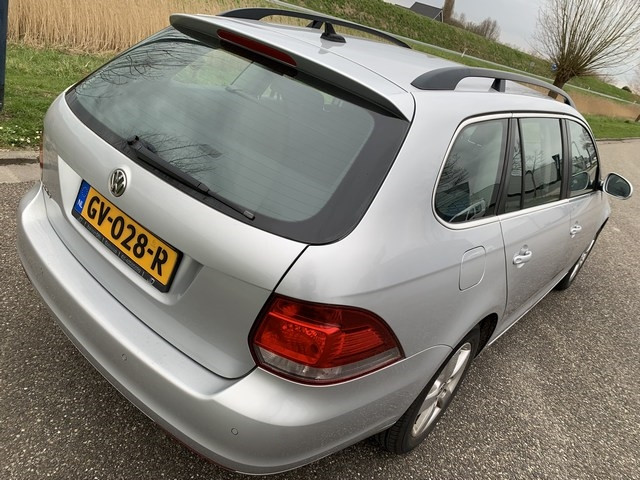 Volkswagen Golf 1.2 tsi - v e r k o c h t