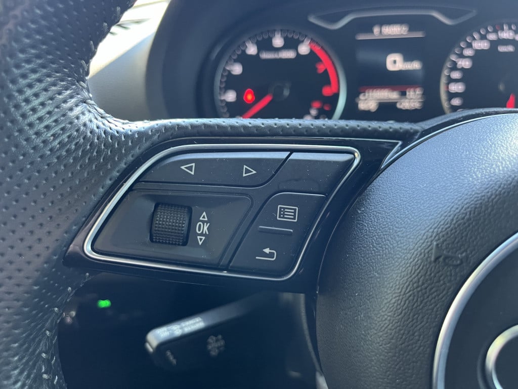 Audi A3 limousine 1.5 tfsi cod sport s line edition nl auto