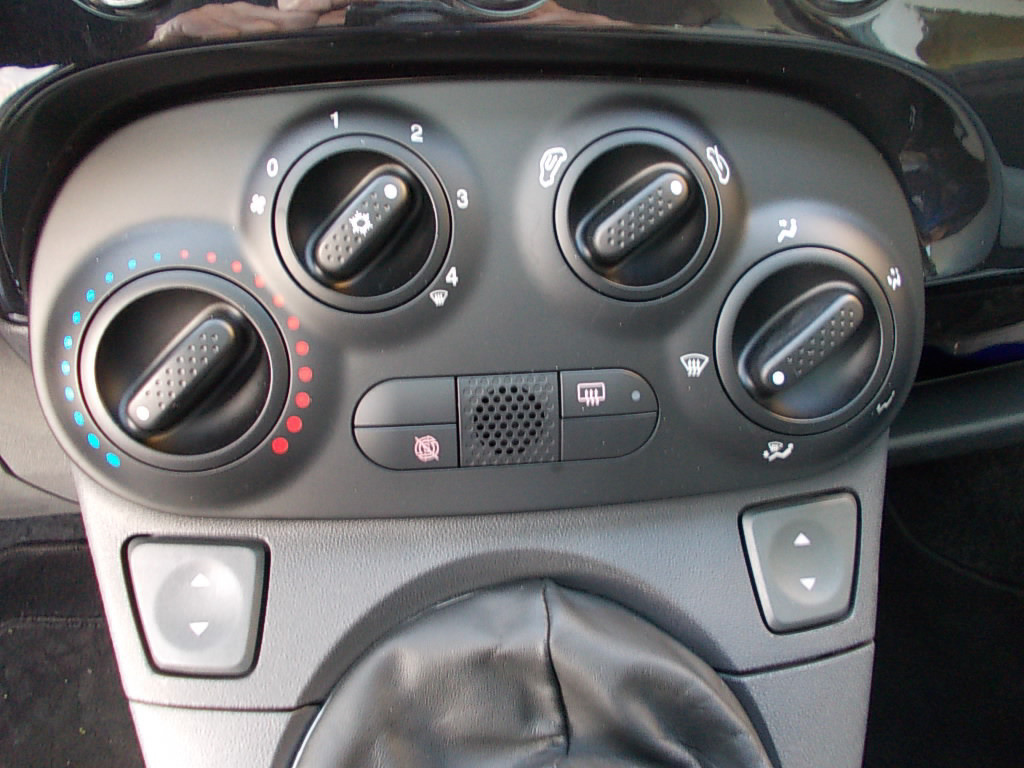 Fiat 500 0.9 twin-air 63kw lounge airco, panorama dak