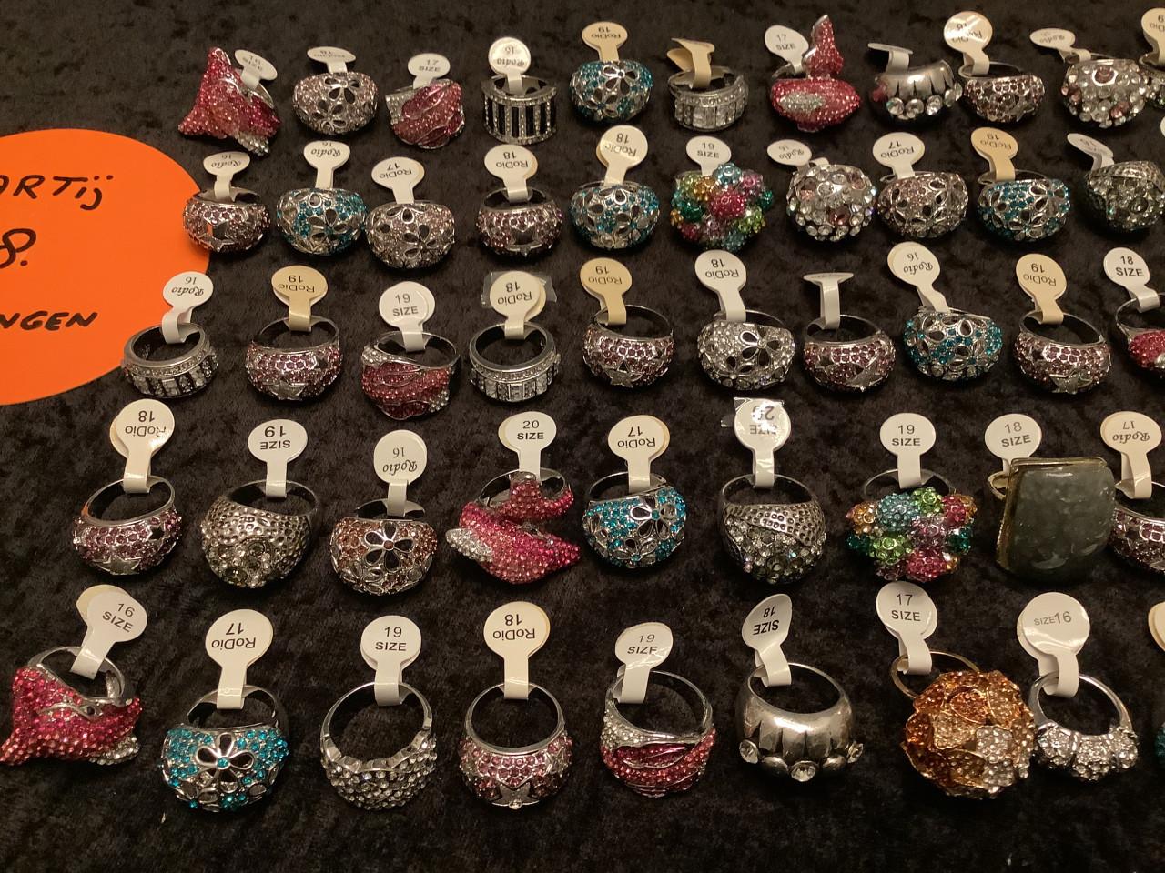 ***** partij nieuwe prachtige ringen *****. . (Partij 68)