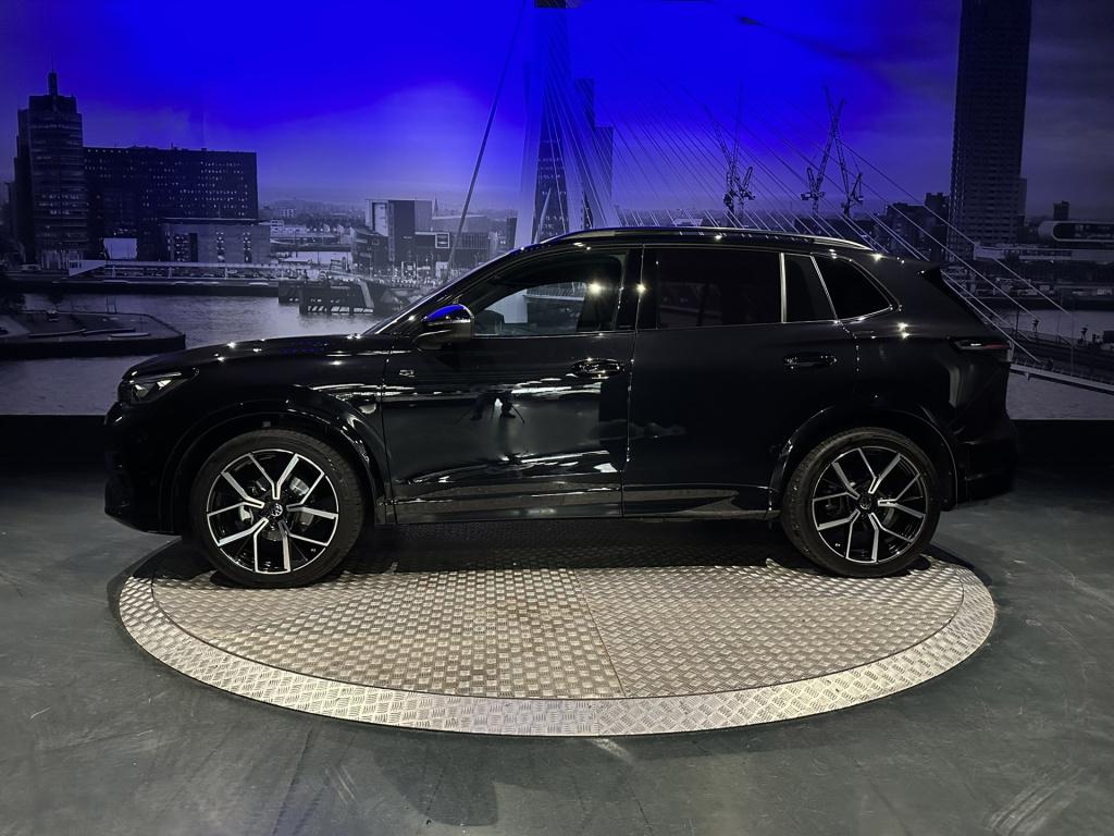 Volkswagen Tiguan 1.5 etsi r-line business *standkachel*pano*trekhaak*harma