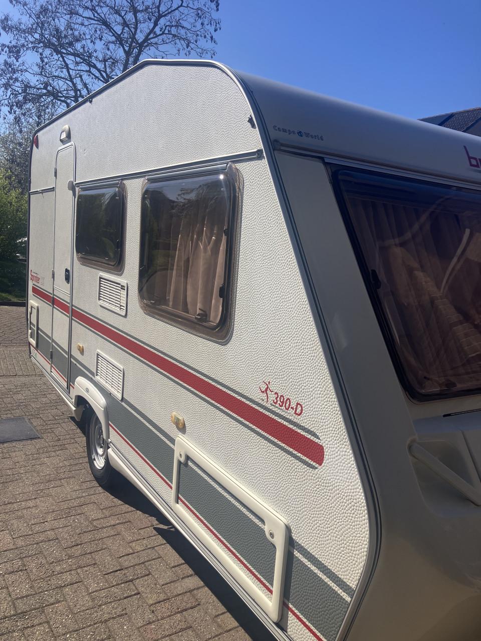 Te koop Beyerland caravan, 390-D sprinter LX (type 403b)