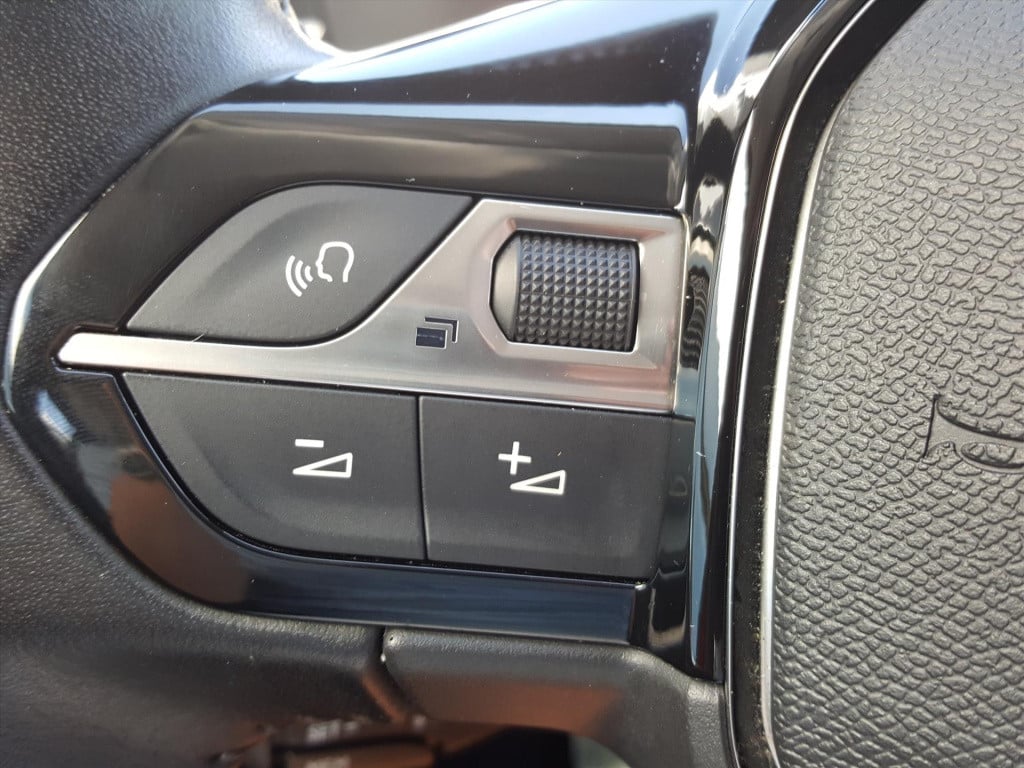 Peugeot 208 1.2 puretech 100pk allure navigatie | 3d-cockpit | afneembare t