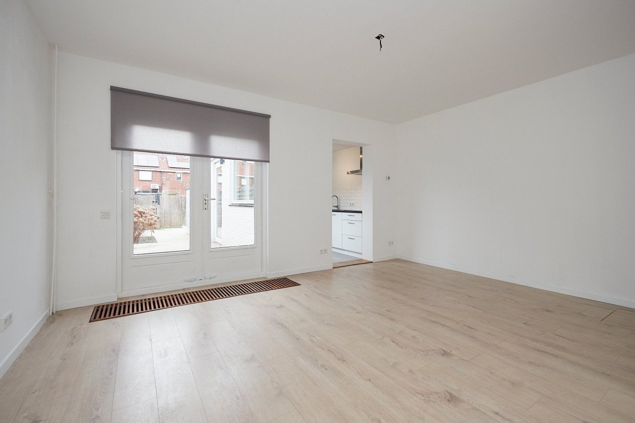 Te huur: Ruime gemeubileerde eengezinswoning met drie slaapkamers