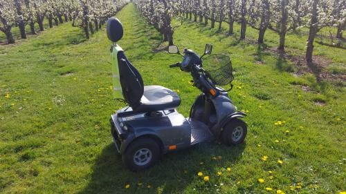 Scootmobiel 10 jaar oud mooi maar toch wat onderhoud nodig