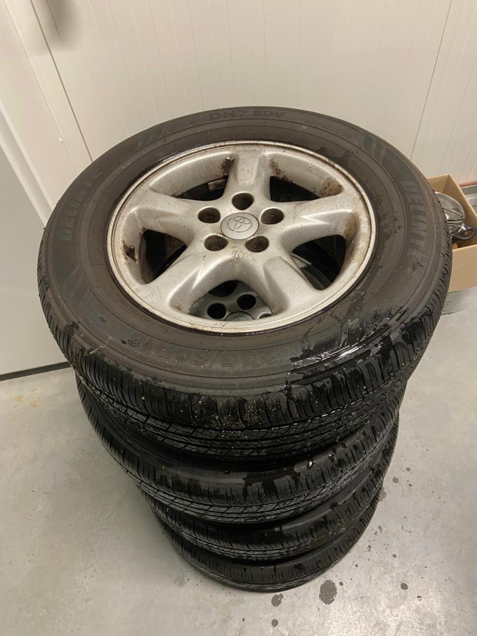 Banden met velg 235/60/R16 All Season