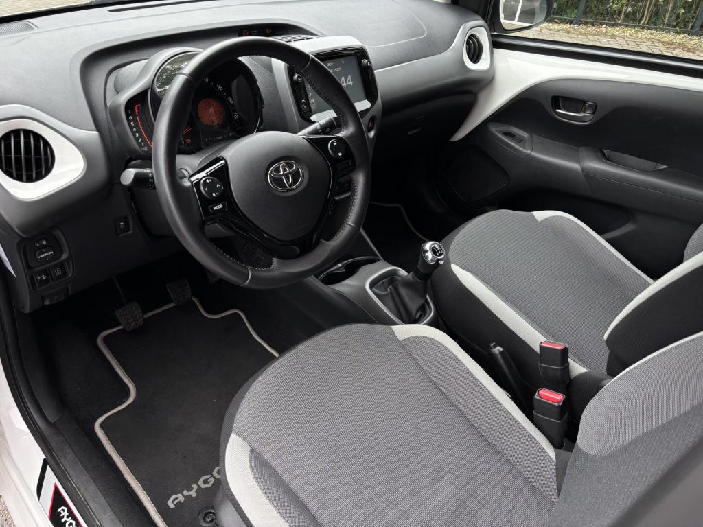 Toyota Aygo 1.0 vvti x-joy/camera/carplay/climate-control