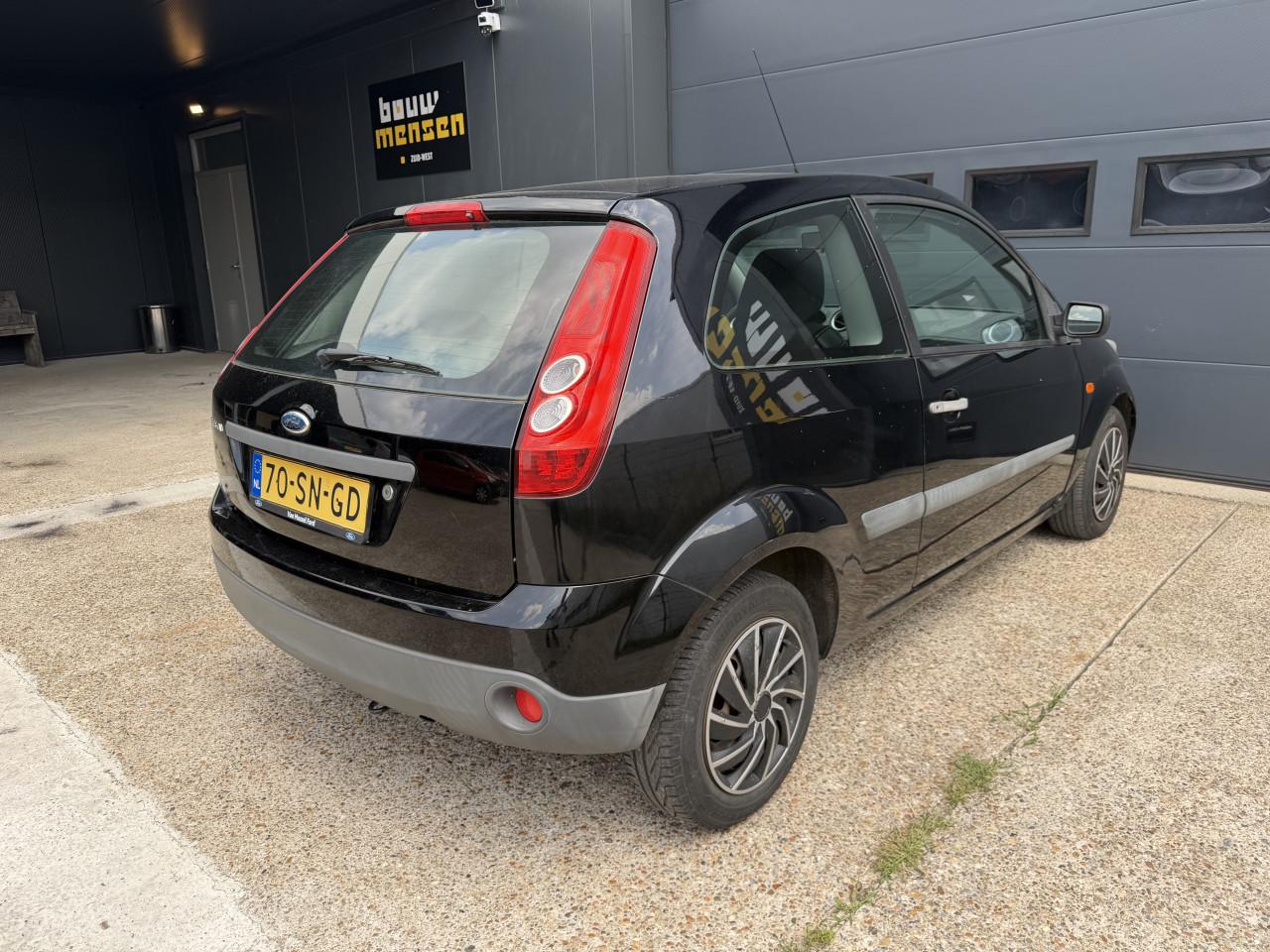 Ford Fiësta 1.3 Style 8V 3DR 2006 Zwart Airco Apk Nap