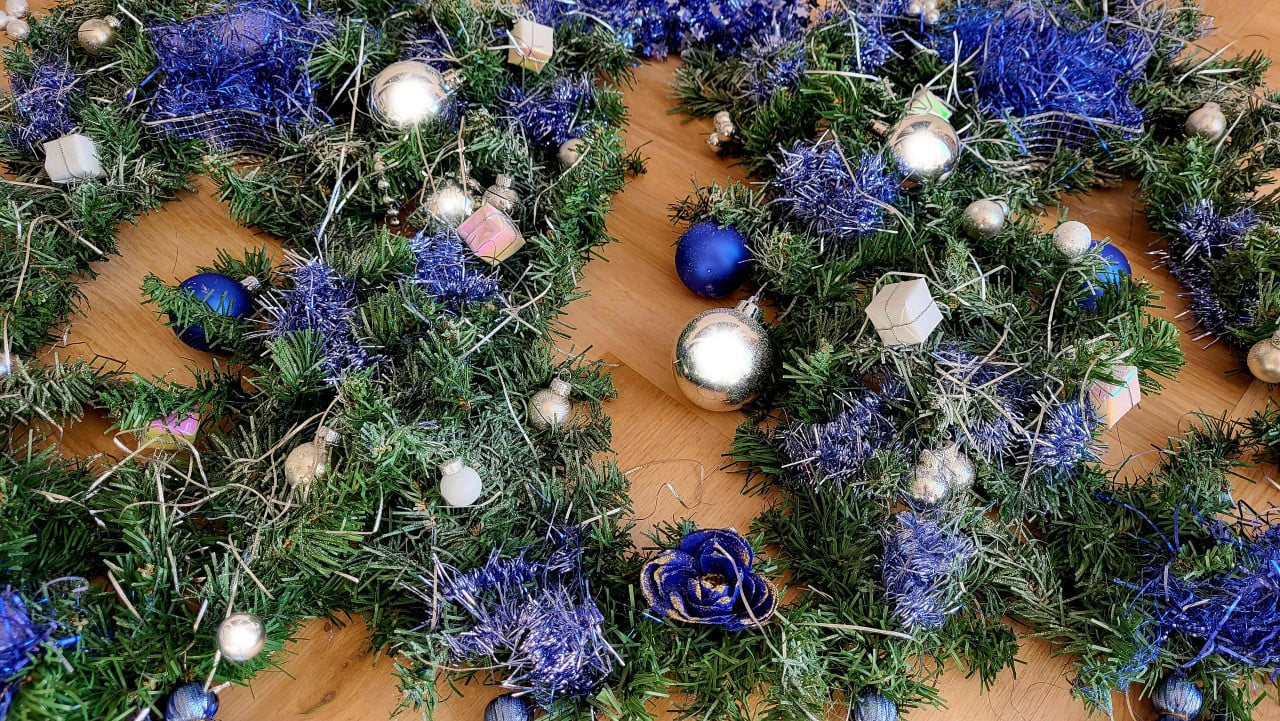 Winkeletalage 3luik met blauwe kerstdecoratie