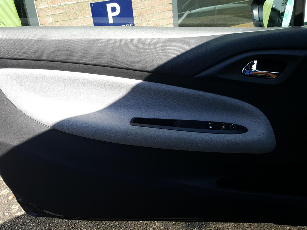 Citroen DS3 1.4 vti 95pk chic airco | bluetooth | lm-velgen | twotone dak w