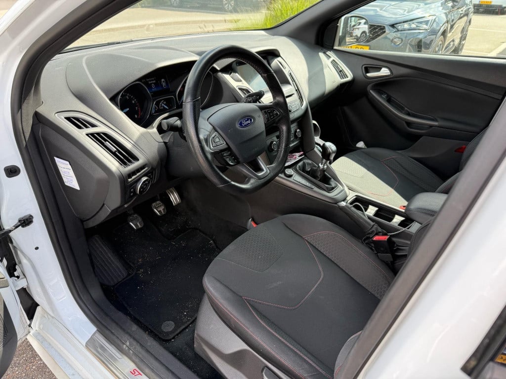 Ford Focus 1.0 st-line | climate control | cruise control | voorruit verwar