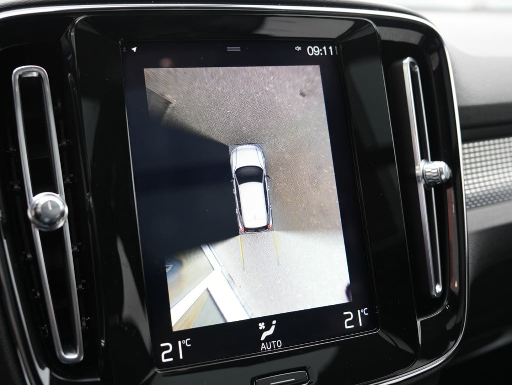 Volvo XC40 t4 190pk r-design| panodak| 360camera| 20''inch| navi| 2 zone cl