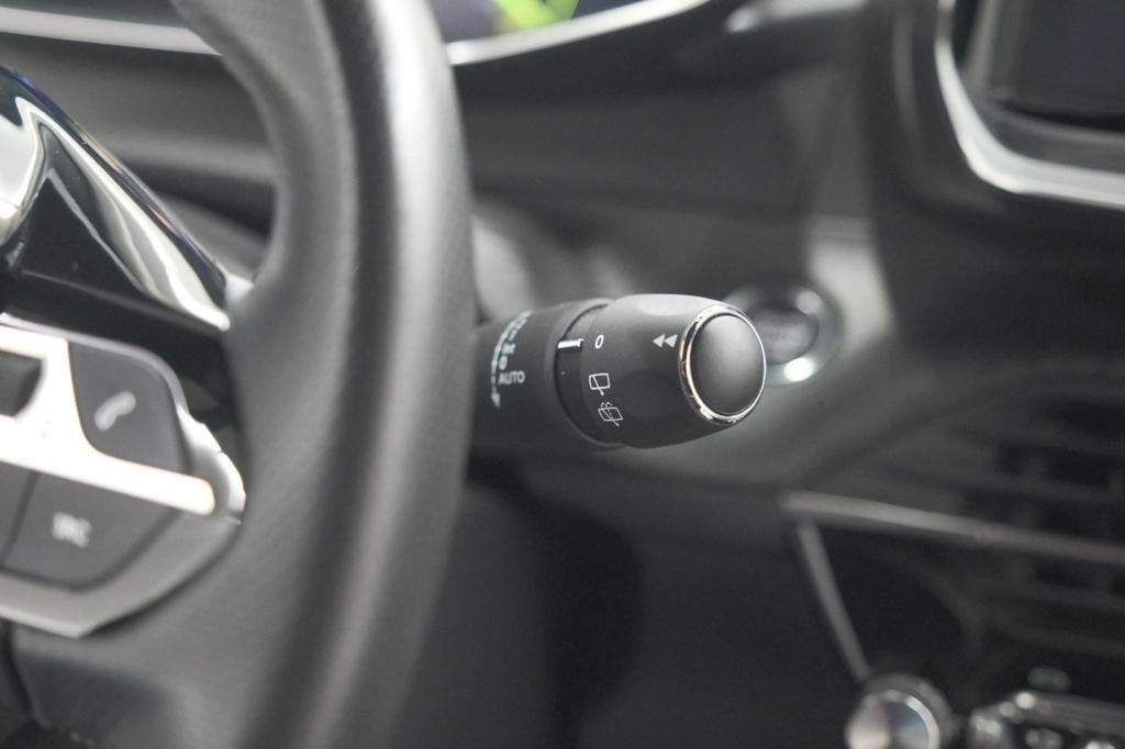 Peugeot 2008 puretech 130 eat8 gt | 360 camera | dodehoekdetectie | apple c