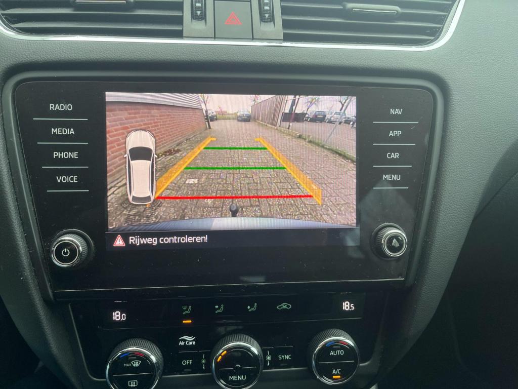 Skoda Octavia combi 1.0 tsi greentech ambition business | carplay | trekhaa
