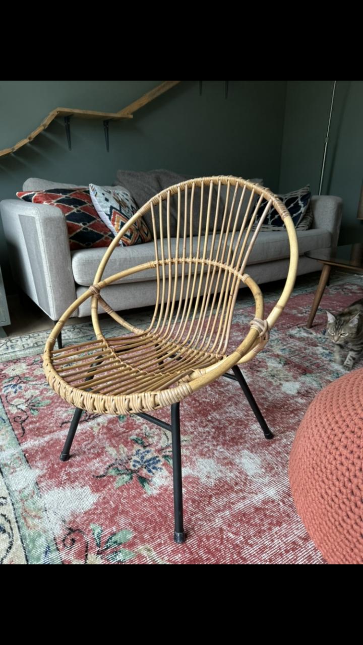 Vintage jaren 60/70 rotan stoel Rohe Noordwolde + schapenvacht