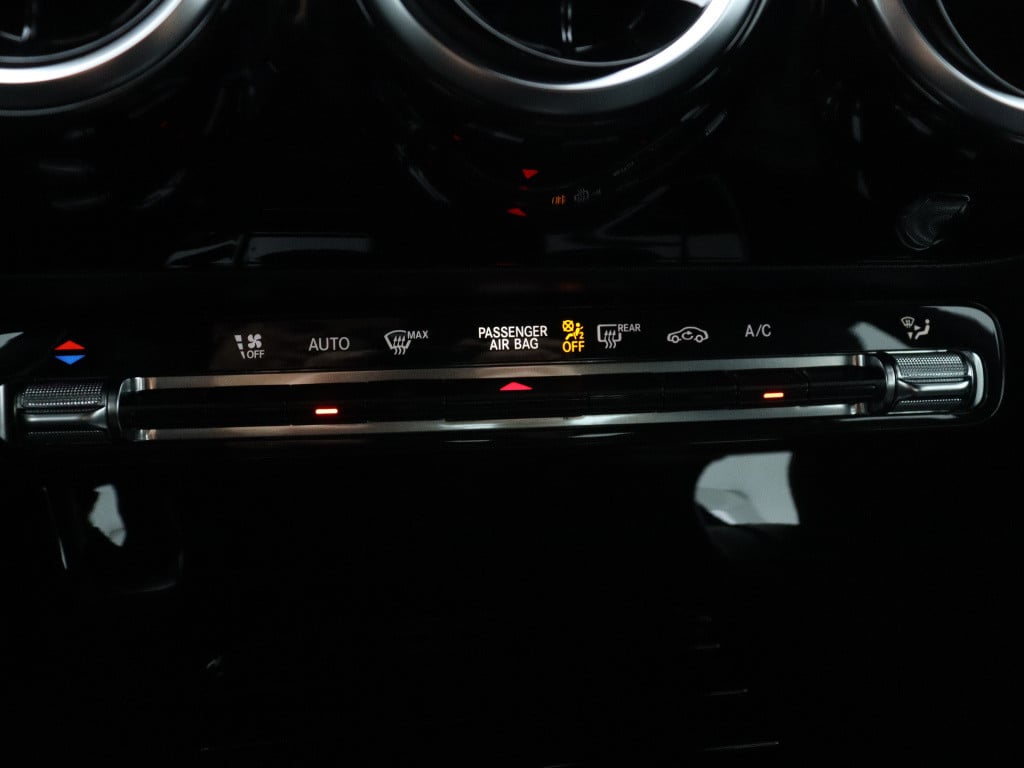 Mercedes-Benz Cla 180 star edition | dodehoekassistent | keyless go | parke