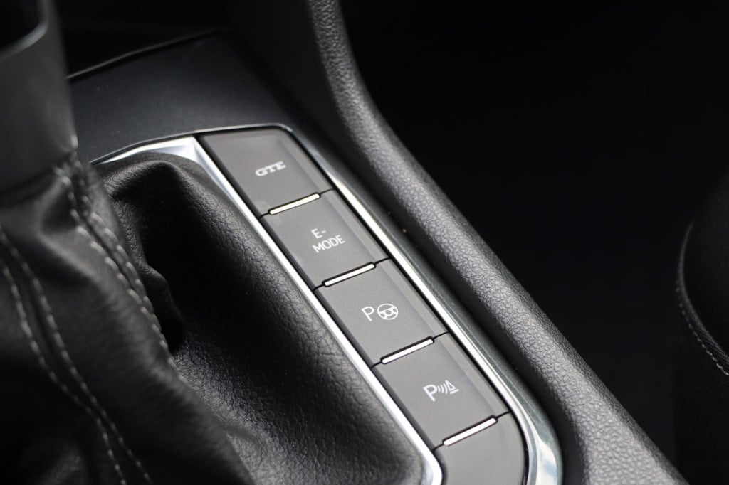 Volkswagen Tiguan 1.4 tsi ehybrid r-line business + 245pk dsg6