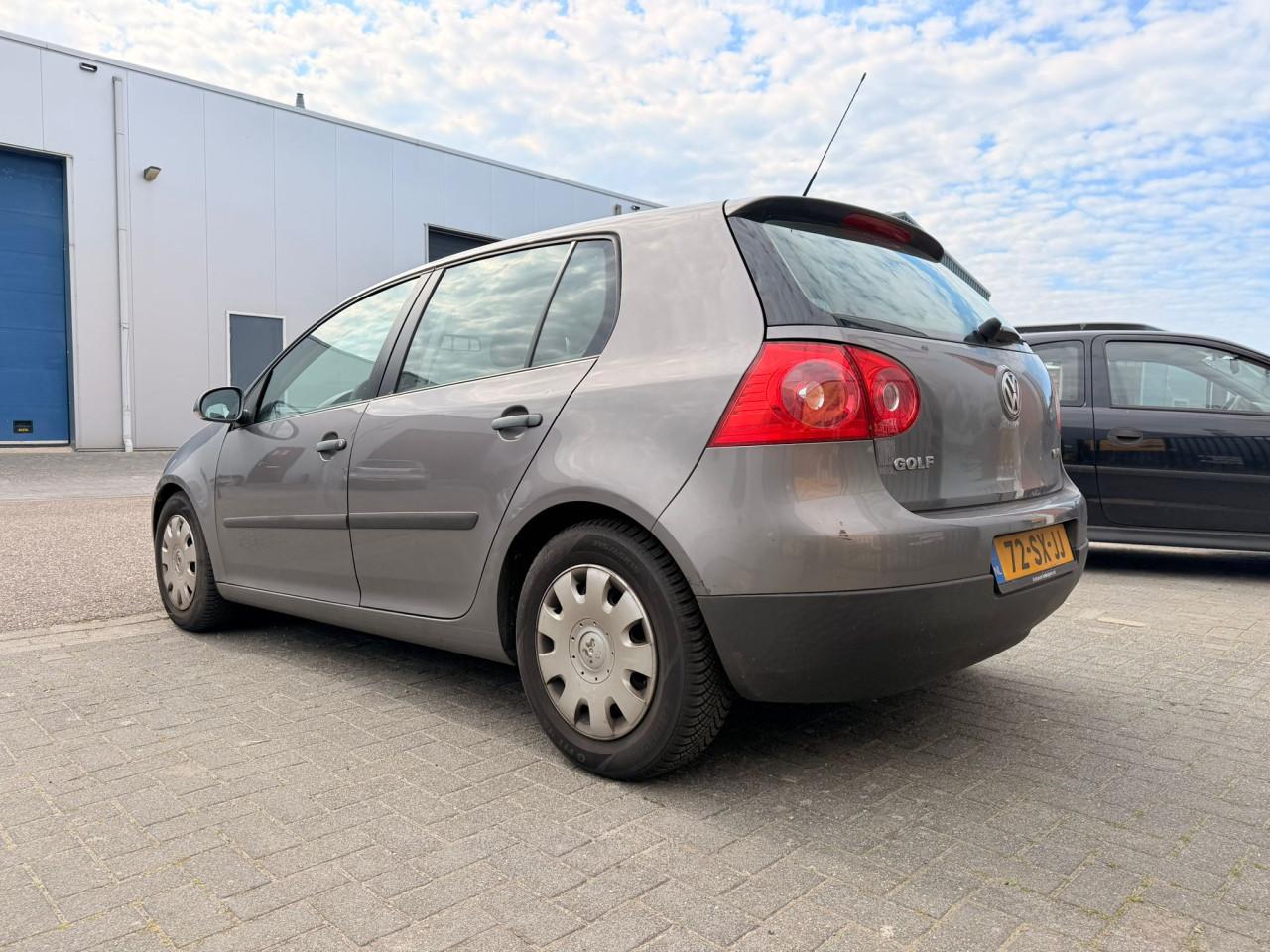 Volkswagen Golf 1.6 FSI Turijn APK tot September! €999 Rijd goed!
