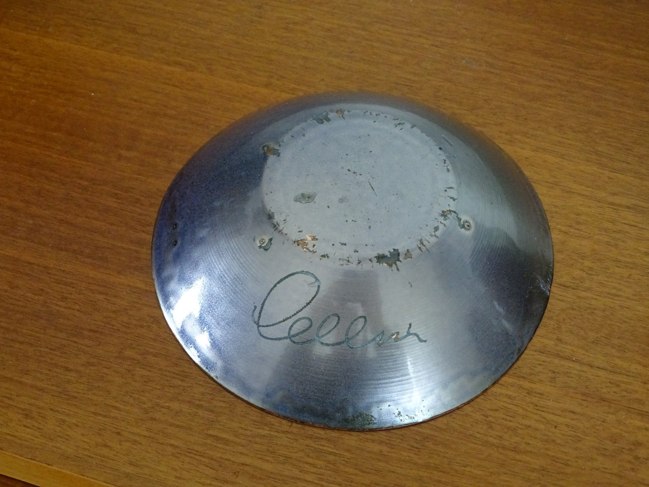 Vintage jaren 1960 koper emaille schaaltje gesigneerd