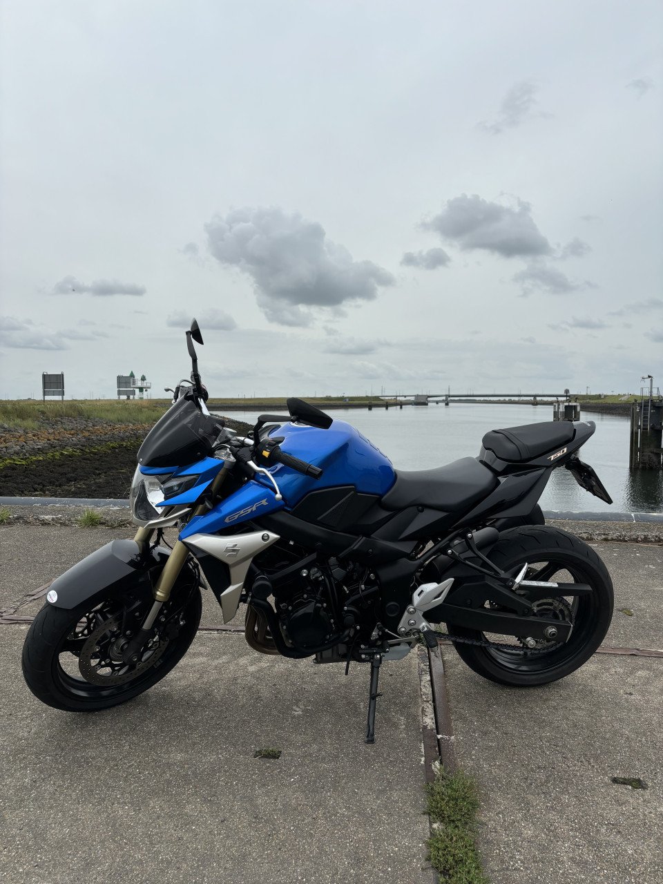 Suzuki GSR 750 ABS
