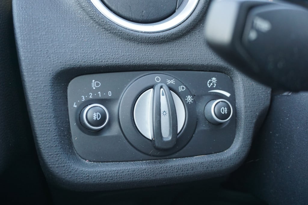 Ford Fiesta 1.0 ecoboost titanium airco / cruise / elektr. ramen / nap