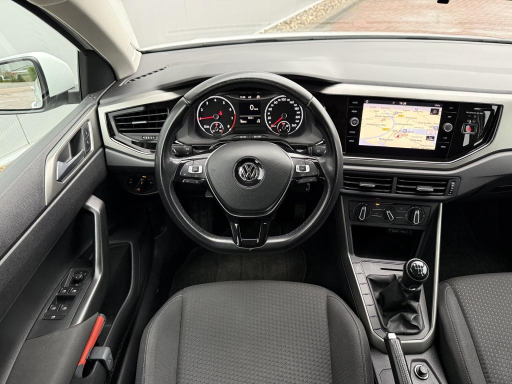 Volkswagen Polo 1.0 mpi comfortline | org. nl | cruise | navi | carplay