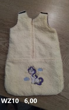 Baby born / babyborn gevoerde slaapzak . Opbrengst KiKa. Poppenkleertjes.