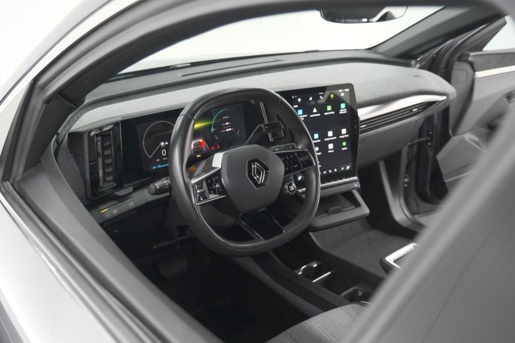 Renault Megane E-tech ev40 boost charge techno | 1 fase | soh 95,5% | camer