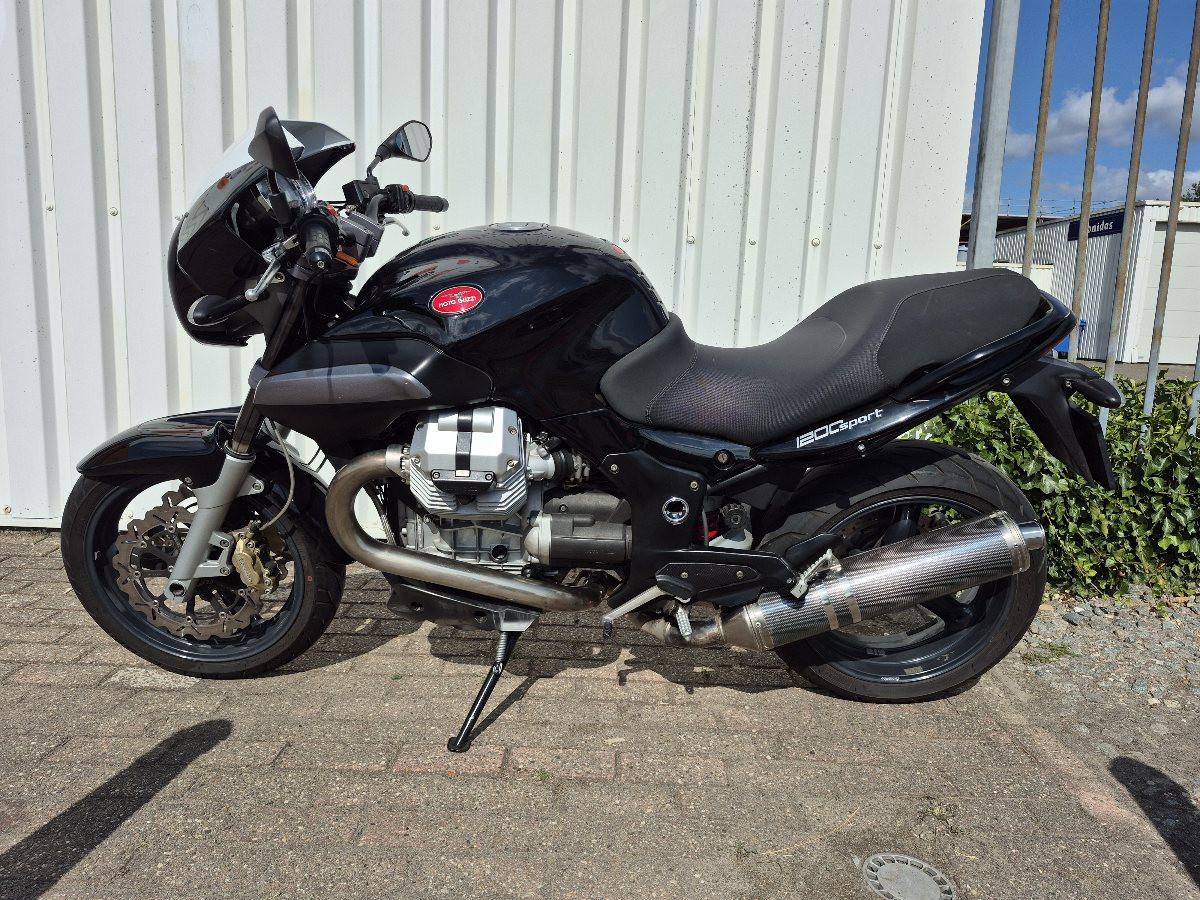Moto Guzzi 1200 Sport uit 2008, dikke naked bike