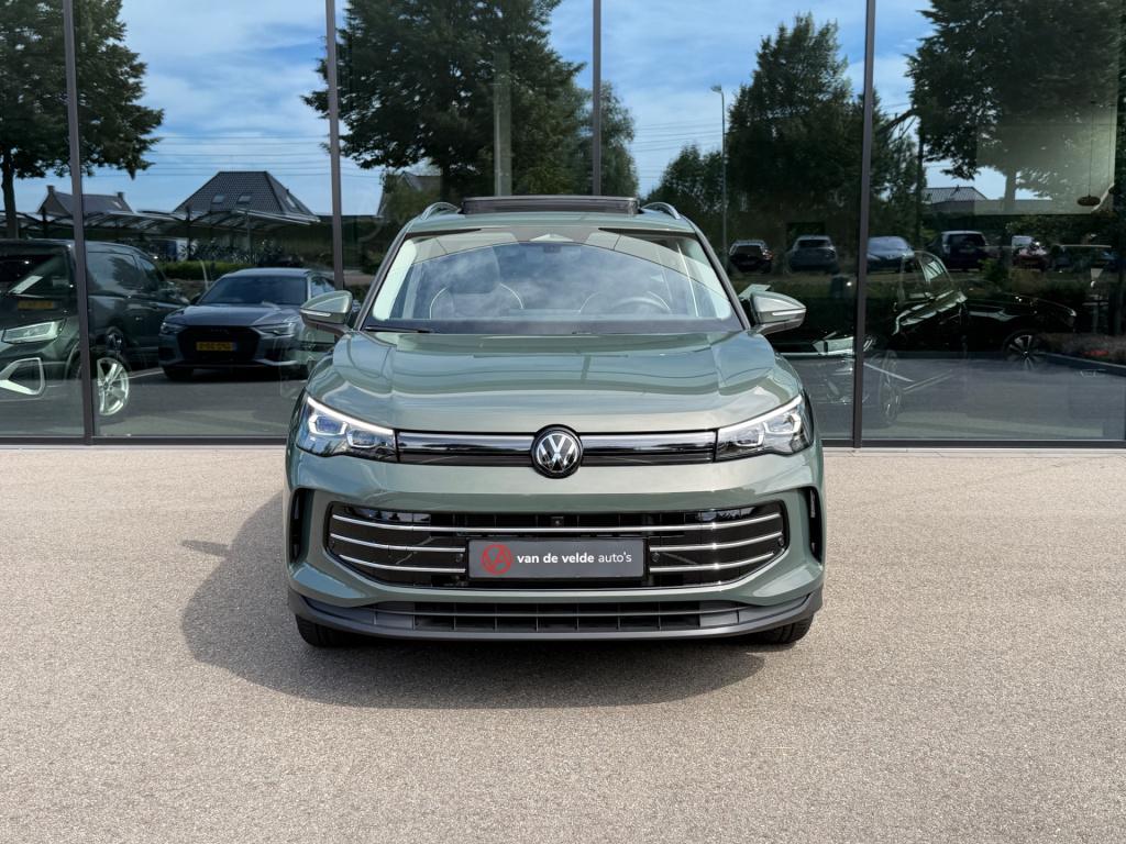 Volkswagen Tiguan 1.5 ehybrid elegance 204pk | trekhaak | 360 camera | pano