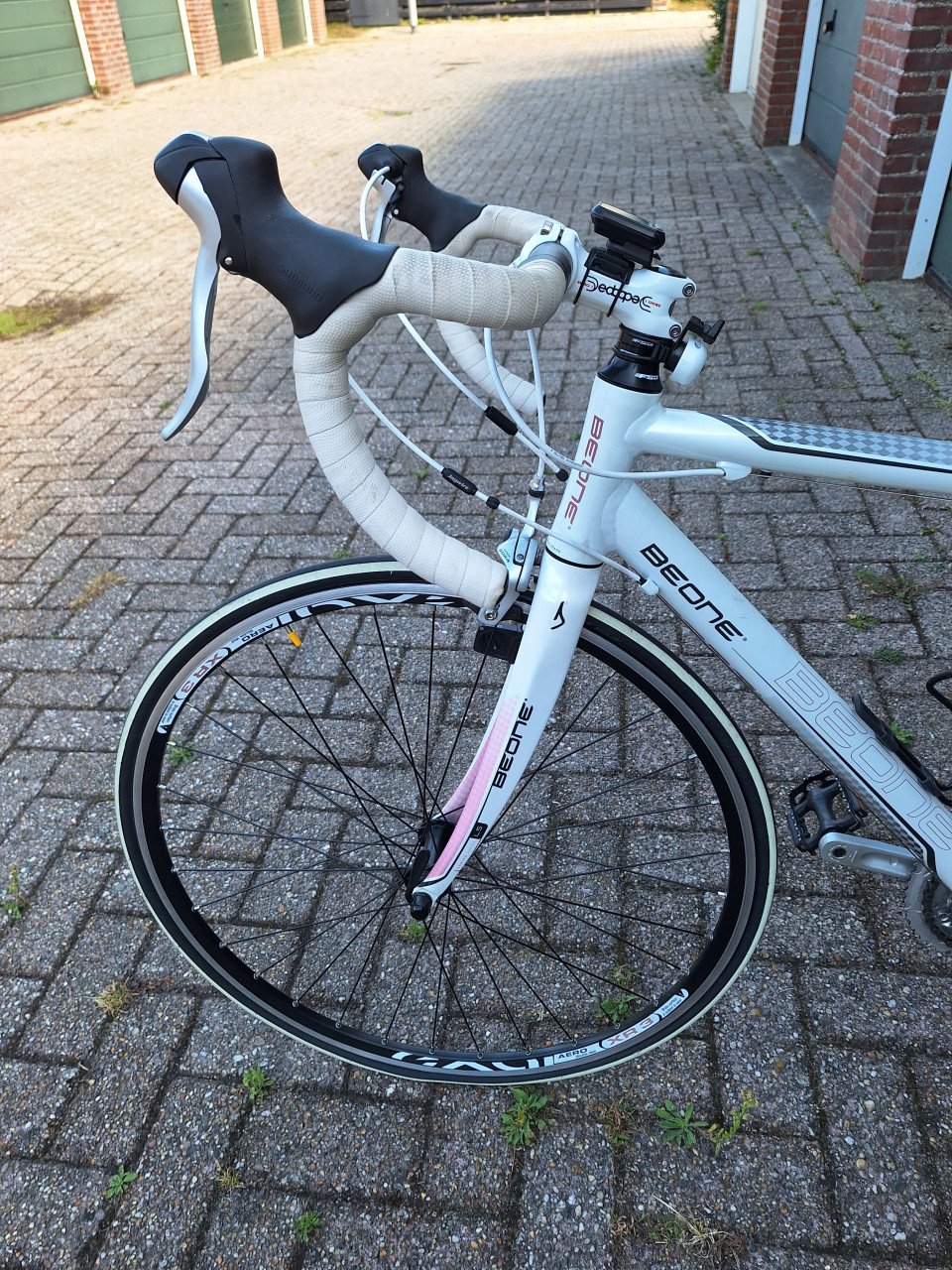 Dames/meisjes racefiets Merk: Beone Jade Pro
