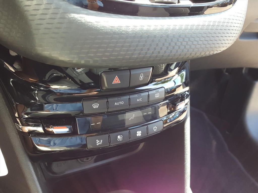 Peugeot 208 1.2 puretech 110pk 5d allure automaat6 navigatie | trekhaak | a