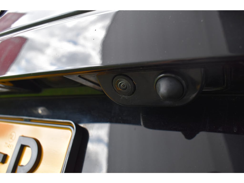 Land Rover Discovery 3.0 td6 hse € 49.950 excl btw