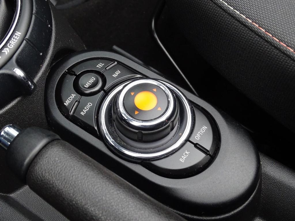 Mini Cooper Cabrio mini 1.5 pepper serious business