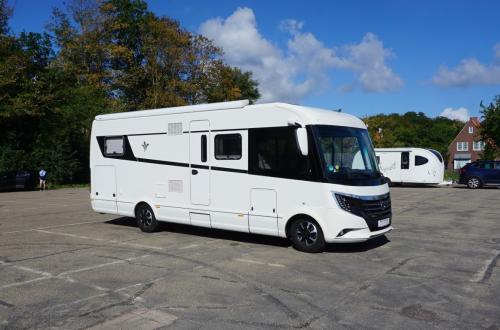 Niesmann + Bischoff Arto 77E 2020 met 9 traps automaat