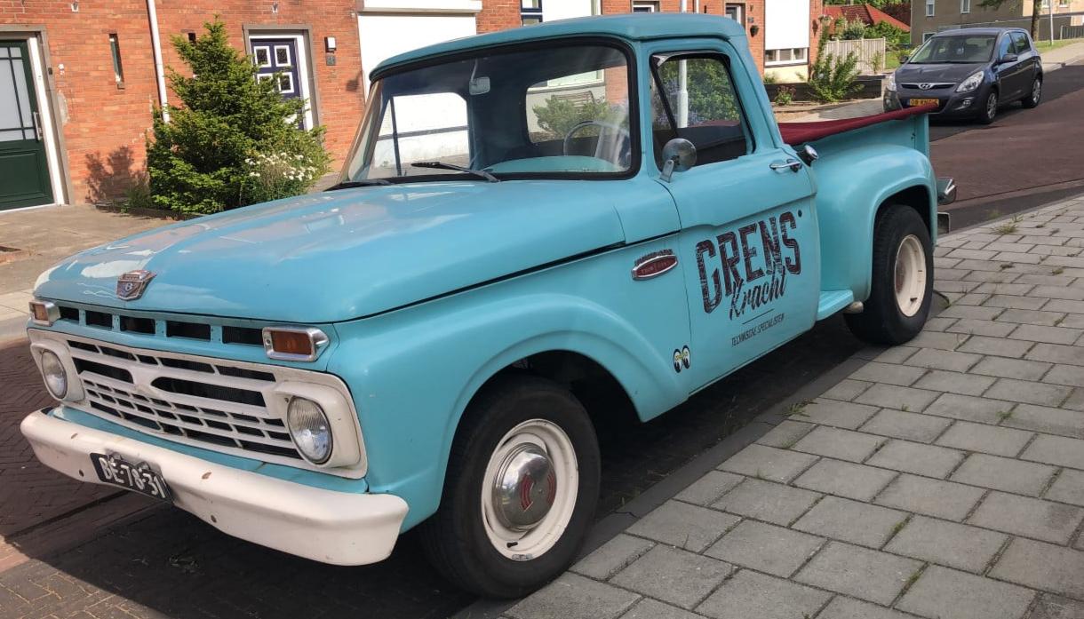 Te huur: Ford Mustang, Chevrolet Camaro en Ford F100 Pickup