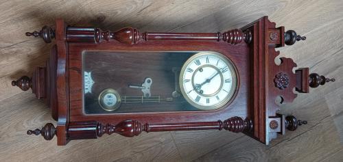 Leuke mooie oude klok aangeboden