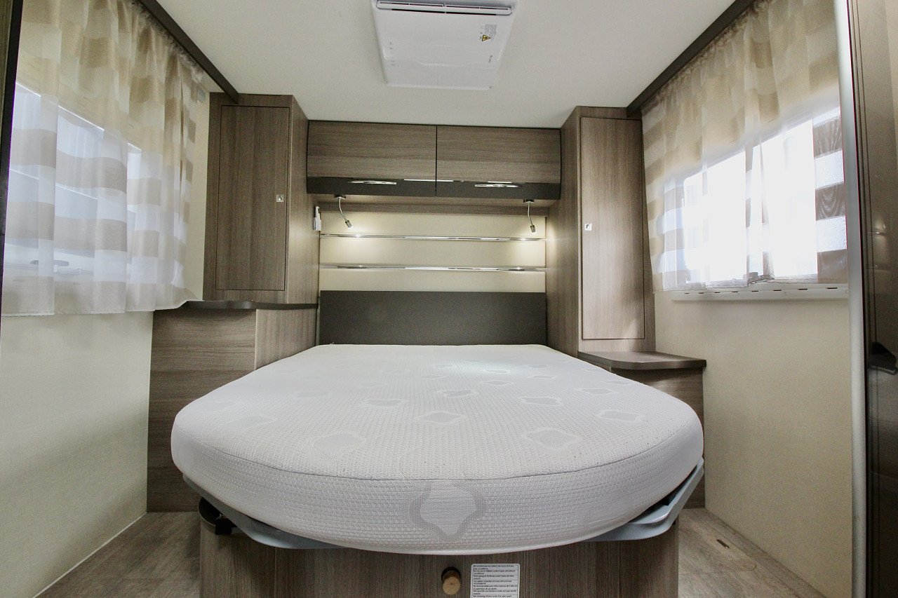 Challenger Genesis 288EB(Queensbed + Hefbed)
