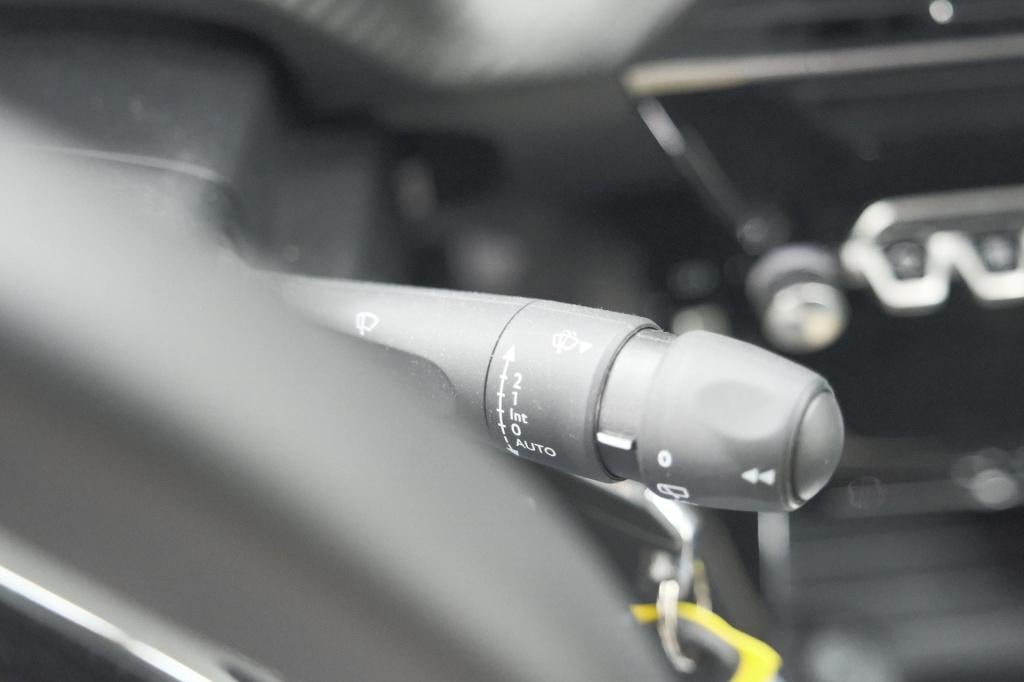 Peugeot 2008 puretech 130 eat8 allure | camera | navigatie | parkeersensore