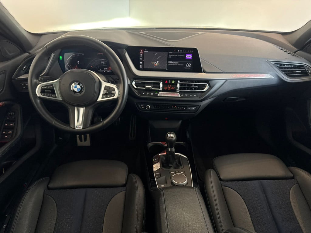 BMW 1 Serie 118i high executive m-sport