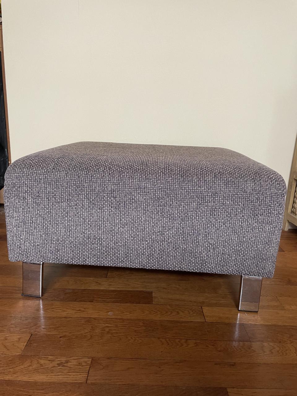 Stoel voor de zithoek + Hocker